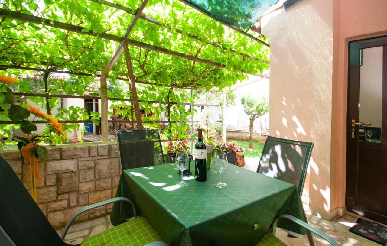 Guest House Ljubica Медулин Экстерьер фото