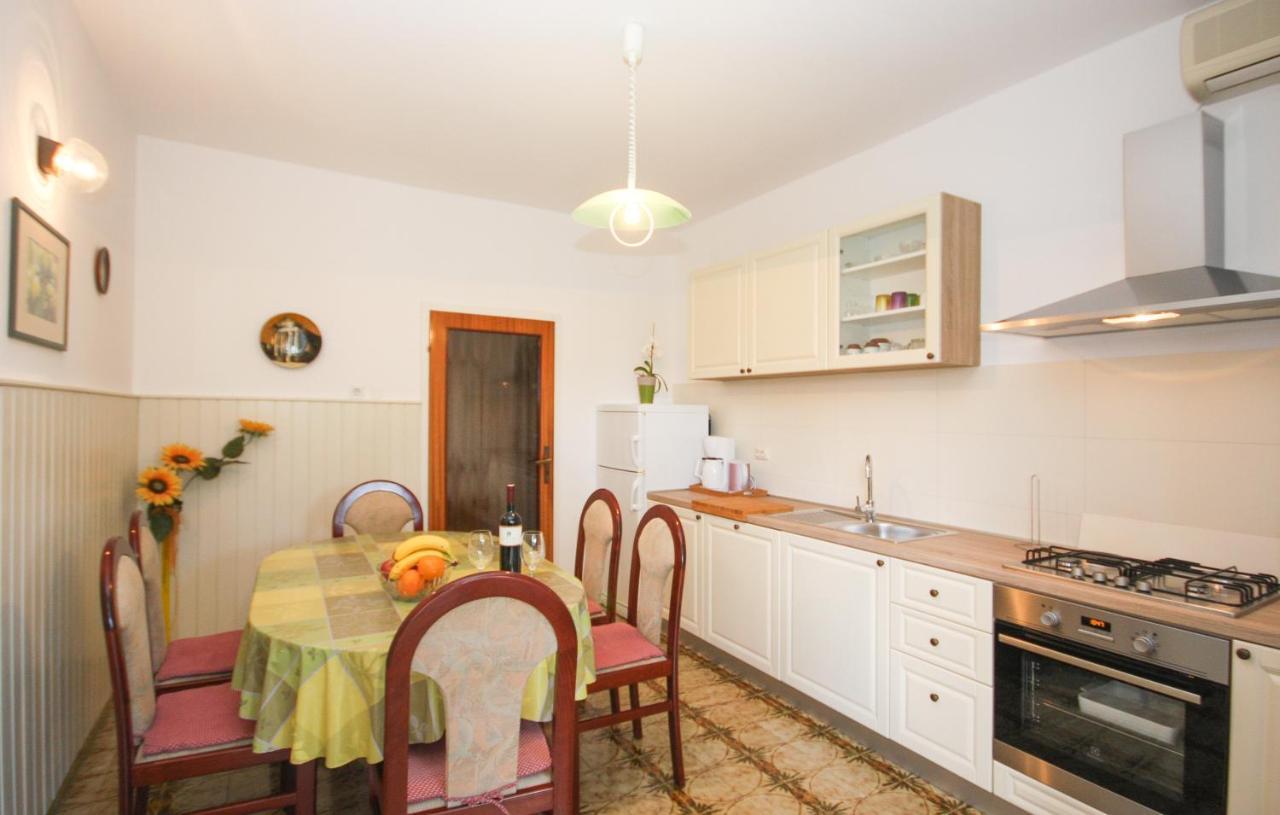 Guest House Ljubica Медулин Экстерьер фото