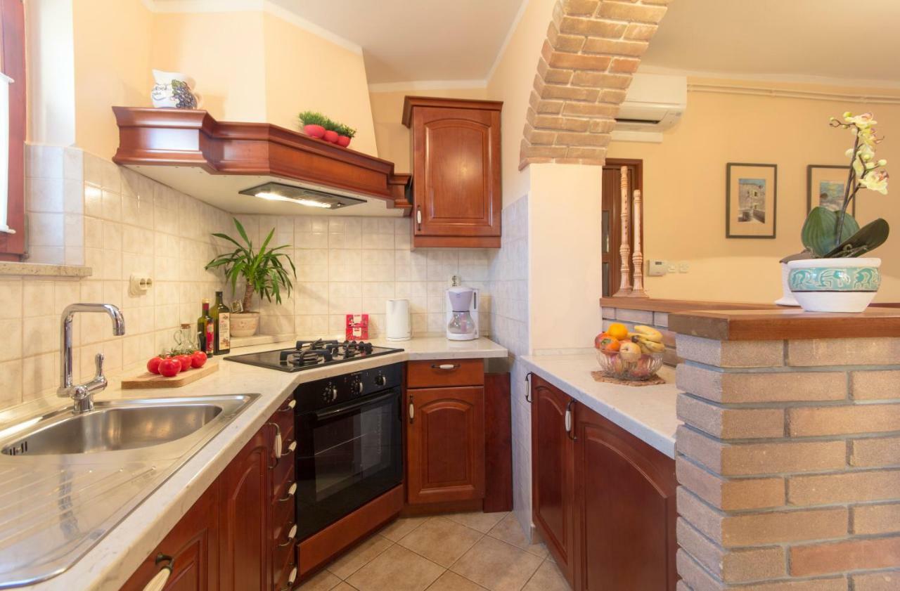 Guest House Ljubica Медулин Экстерьер фото