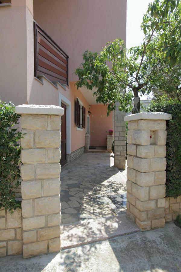 Guest House Ljubica Медулин Экстерьер фото