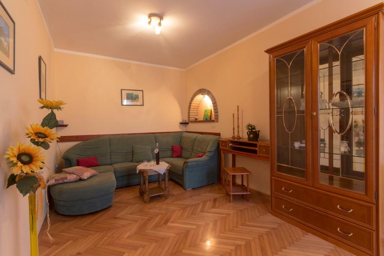 Guest House Ljubica Медулин Экстерьер фото
